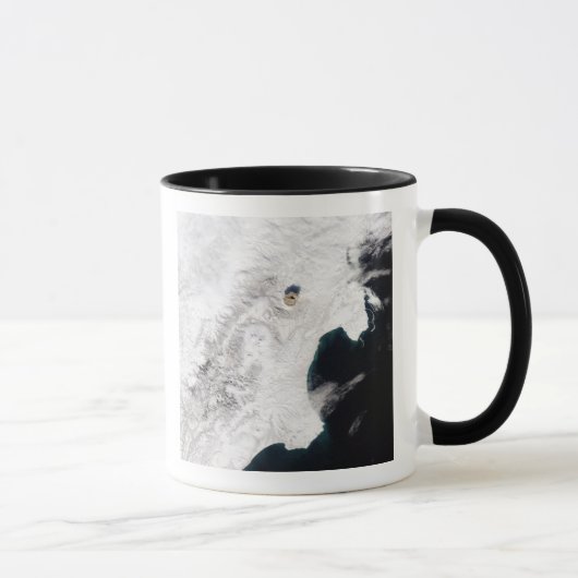 Mug Le volcan Shiveluch dans le kraï de Kamchatka, Rus (Droite)