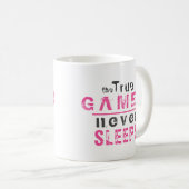 Mug Le vrai joueur ne dort jamais gamer rose (Devant droit)