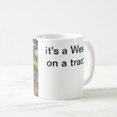 Mug Le Westie officiel sur un tracteur (Devant droit)