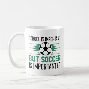 Mug L'École Est Importante, Mais Le Football Est Impor