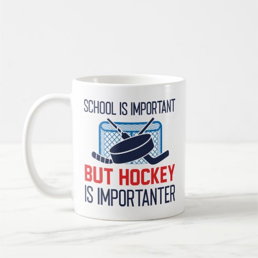 Mug L'École Est Importante, Mais Le Hockey Est Importa (Gauche)