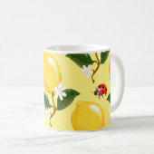 Mug Lemon Ladybug : Motif jaune tropical. (Devant droit)