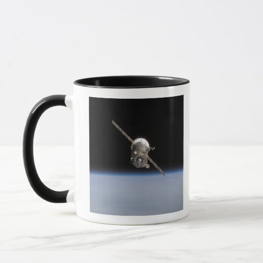 Mug L'engin spatial Soyouz TMA-11 au-dessus du horiz t (Gauche)