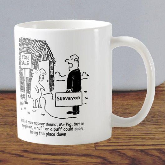Mug L'enquêteur du bâtiment regarde la maison de M. Pi