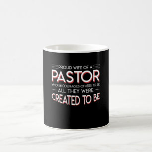 Mug L'épouse de pasteur encourage d'autres créées pour