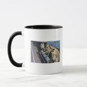 Mug L'équipage du bateau de Topedo prépare une charge (Gauche)