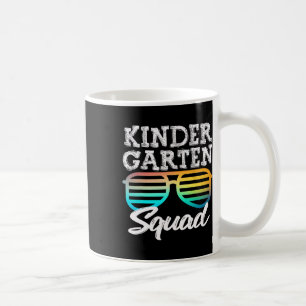 Mug L'Équipe Du Jardin D'Enfants Entoure Les Enfants A