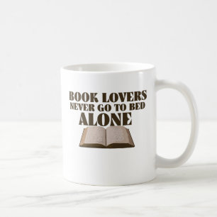 Mug Les amateurs de livres n'iront jamais seul au lit