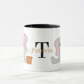 Mug Les amateurs d'éléphants adorent ajouter du monogr (Centre)