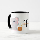 Mug Les amateurs d'éléphants adorent ajouter du monogr (Devant gauche)