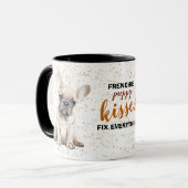 Mug Les baisers de chiot Bouledogue Français arrangent (Devant gauche)