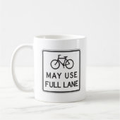 Mug Les bicyclettes peuvent employer la pleine ruelle (Gauche)