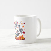 Mug Les chats jouent dans les feuilles d'automne (Devant droit)