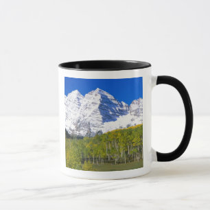 Mug Les cloches de marron avec la forêt de peuplier d'