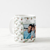 Mug Les cônes de photos de famille pin vert Noël (Devant gauche)