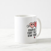 Mug Les Couples Qui S'Amusent Restent Ensemble - Drôle (Devant droit)