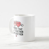 Mug Les Couples Qui S'Amusent Restent Ensemble - Drôle (Devant gauche)