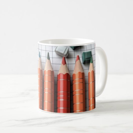 Mug Les crayons de couleur sont disposés pour illustre (Devant droit)