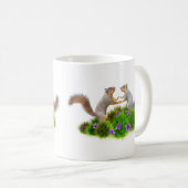 Mug Les écureuils dansent dans l'herbe (Devant droit)