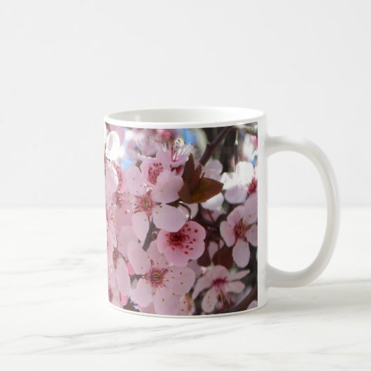 Mug Les fleurs roses sur l'arbre à fleurs ornemental (Droite)