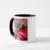 Mug Les grappes de lavande reposent sur un vieux pick- (Devant gauche)