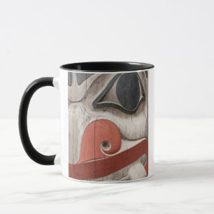 Mug Les mâts totémiques au Haida Heritage Centre Mus