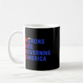 Mug Les Morons dirigent l'Amérique Trump drôle 2024 (Gauche)