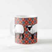 Mug Les moutons sur le Motif rouge orné (Devant gauche)