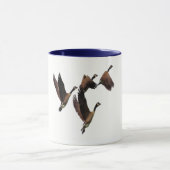 Mug Les oies canadiennes volant en troupeau badine la (Centre)