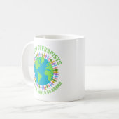Mug Les orthophonistes font du monde un joli SLP (Devant gauche)