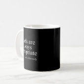 Mug Les perles pour femmes sont toujours appropriées J (Devant gauche)