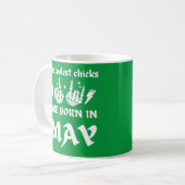 MUG LES POULET LES PLUS FRAIS SONT NÉS À L'ANNÉE DE MA (Devant gauche)