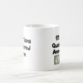Mug Les questions ont répondu aux questions libres et (Centre)