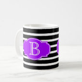 Mug Les rayures noires et blanches avec le pourpre, (Devant gauche)
