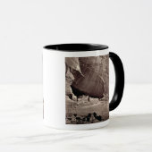 Mug Les ruines antiques du canyon de Chelle, 1873 (a (Devant droit)