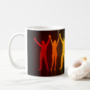 Mug Les six silhouettes debout de Slipperyjoe, bras le