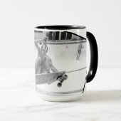 MUG LES SKATEBOARDERS DE L'ANCIENNE ET DE L'ANCIENNE É (Devant droit)
