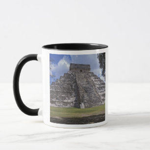 Mug Les touristes passent devant un côté non restauré