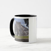 Mug Les touristes passent devant un côté non restauré (Devant gauche)
