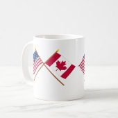 Mug Les USA et drapeaux croisés par Canada (Devant gauche)