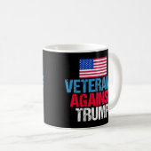 Mug Les vétérans contre Trump (Devant droit)