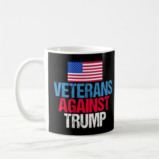 Mug Les vétérans contre Trump (Gauche)