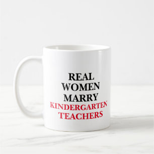 Mug Les vraies femmes épousent des professeurs de mate