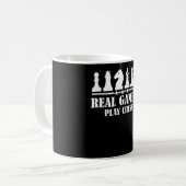 Mug Les vrais joueurs jouent aux échecs (Devant gauche)