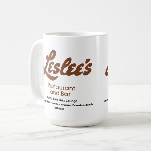 Mug Leslee's Restaurant and Bar, Evanston, Illinois (Devant gauche)