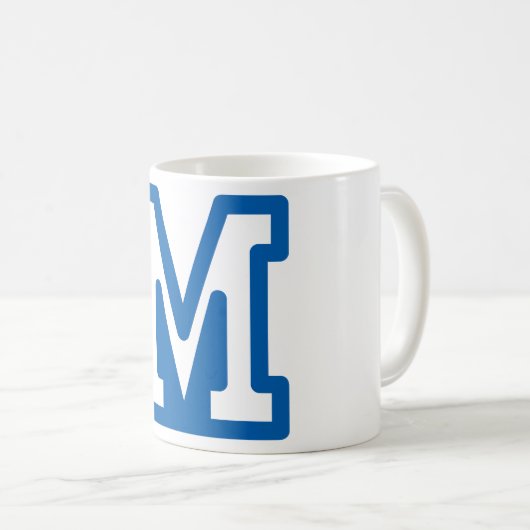 MUG LETTRE BLEUE VARIABLE M MONO (Devant droit)
