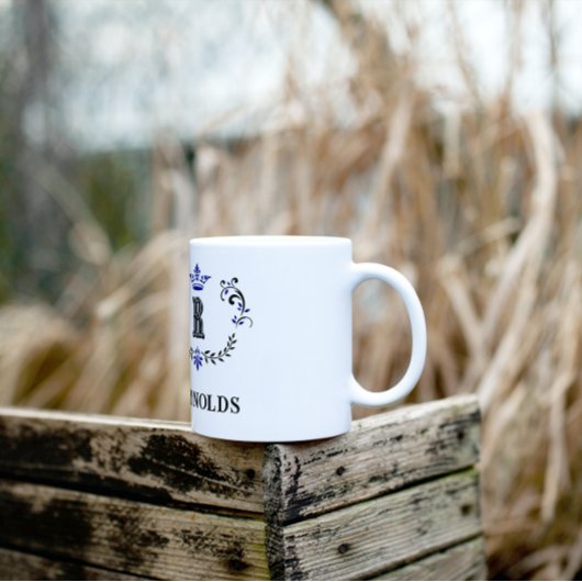 Mug Lettre couronne lettre couronne R personnalisée