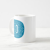 Mug Lettre D Design. (Devant gauche)