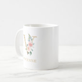 Mug Lettre d'or Monogramme V | Vert rose floral (Devant gauche)