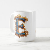Mug Lettre E bleue ornée (Devant gauche)
